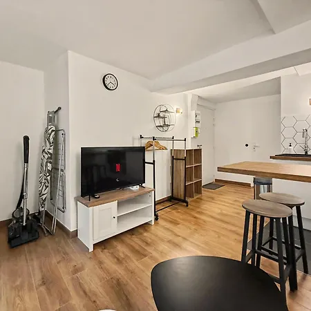 Sous Les Toits Апартаменты Валанс