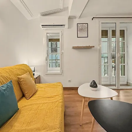 Sous Les Toits Апартаменты Валанс